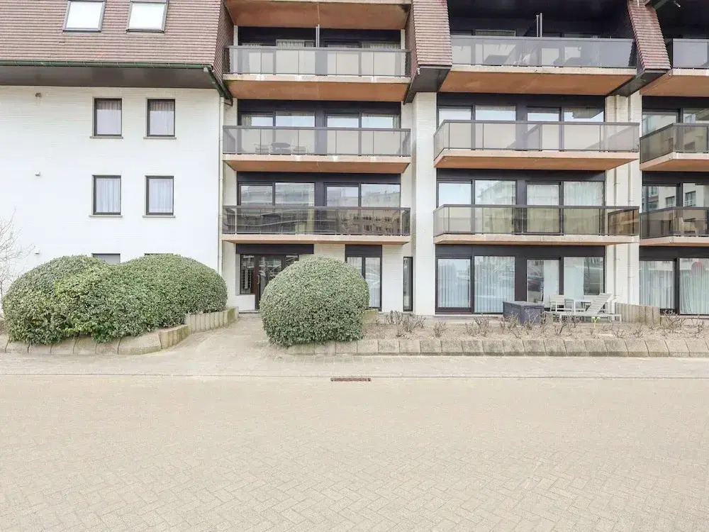 Apartment With Terrace and Side sea View