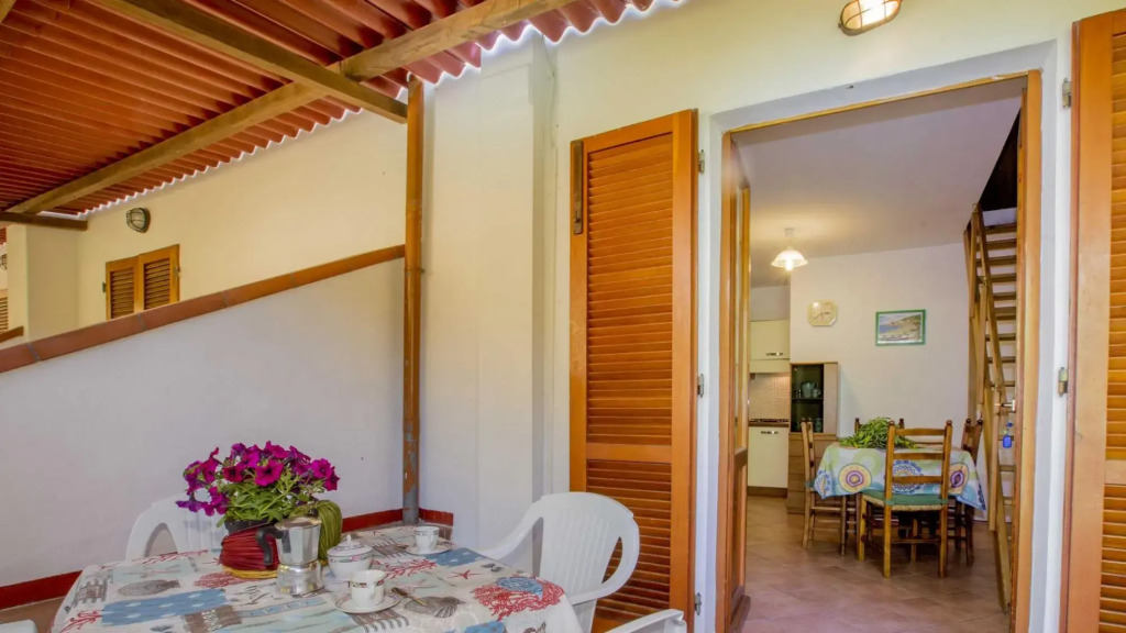 Apartment 5 Fetovaia, just 300 meters from the beach with private parking space-FETOVAIA BILO 5