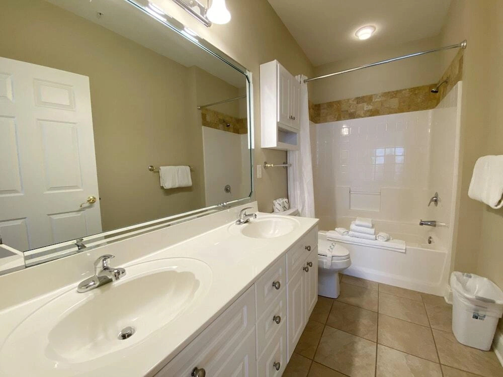 Magnolia Pointe Three-bedroom Apartment 201-4821