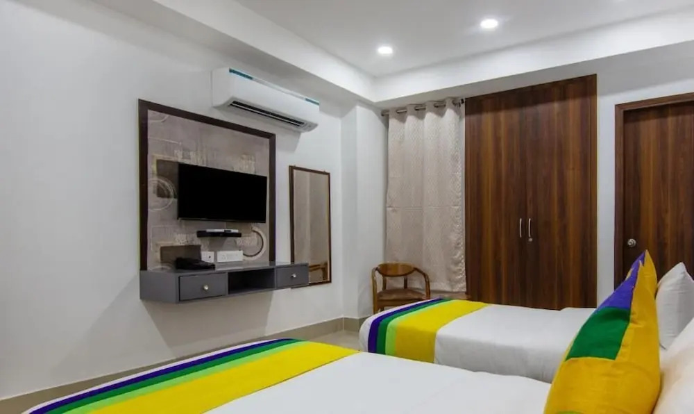 Hotel Fortune Home Noida Sector 135