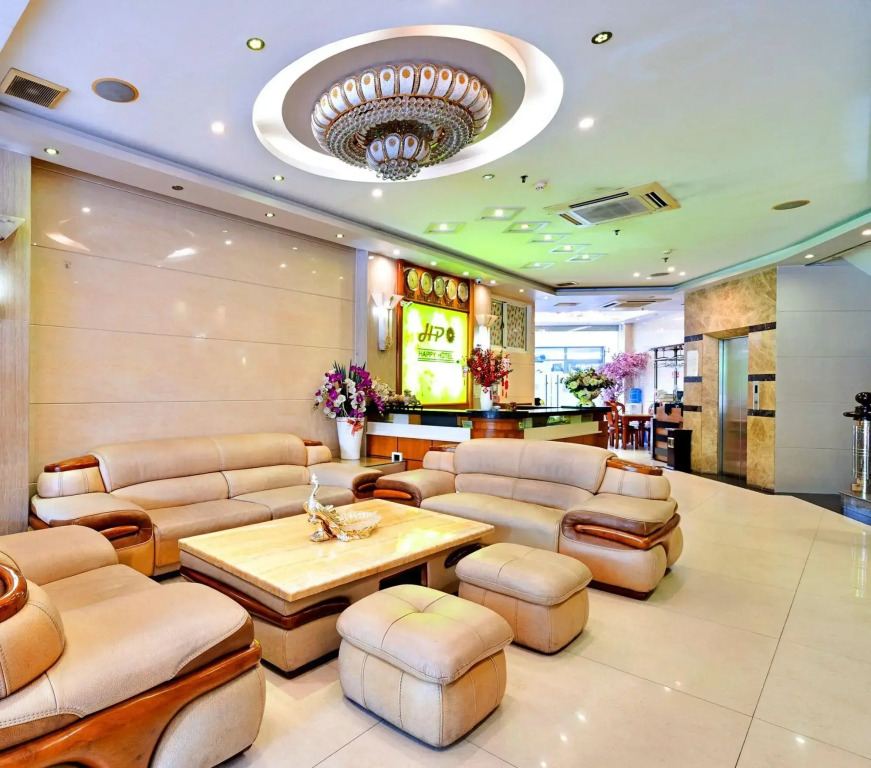 S79 Happy Hotel
