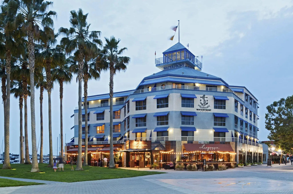 Waterfront Hotel, part of JdV by Hyatt (12381)