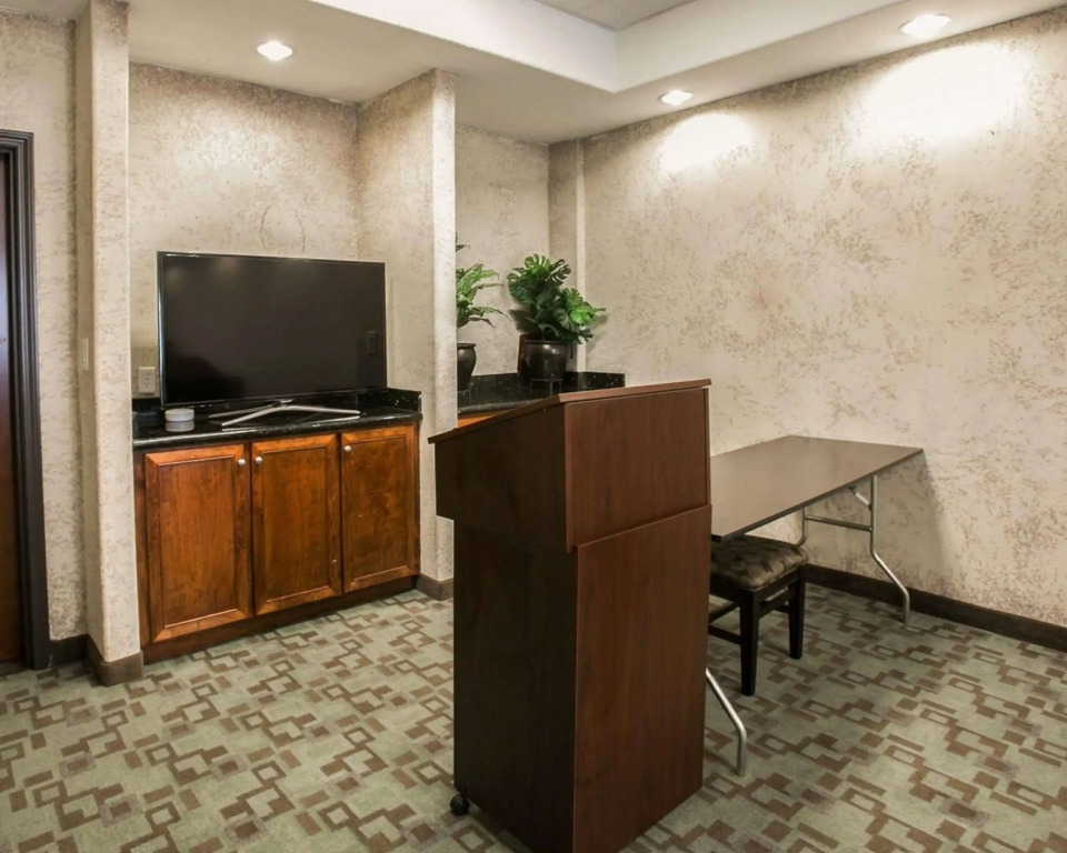 Sleep Inn & Suites Hwy 290-NW Freeway