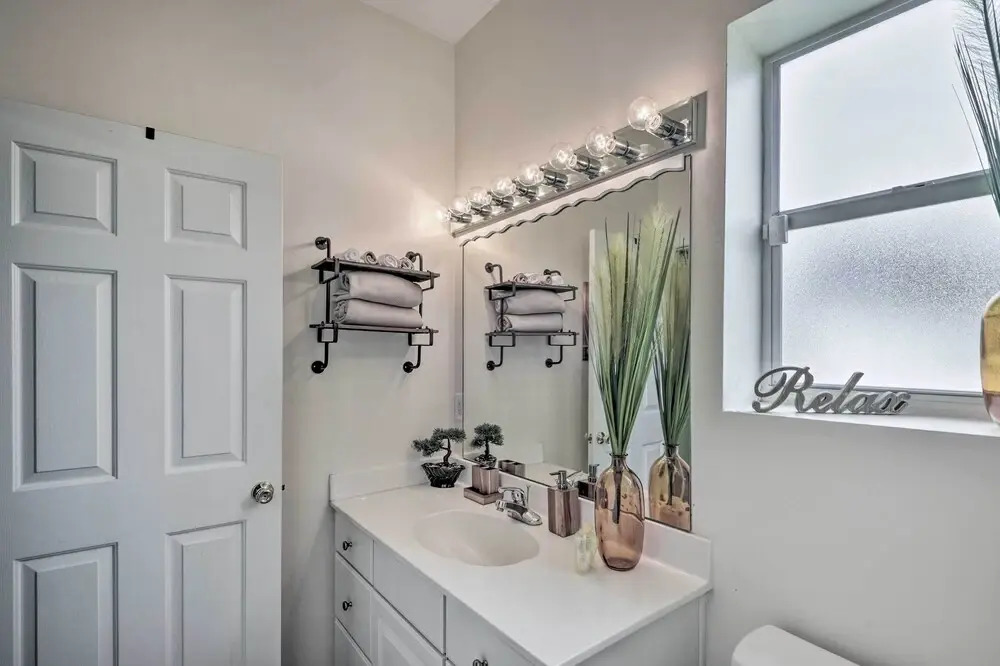 Pet-friendly Palm Coast Home w/ Pool Table & Patio