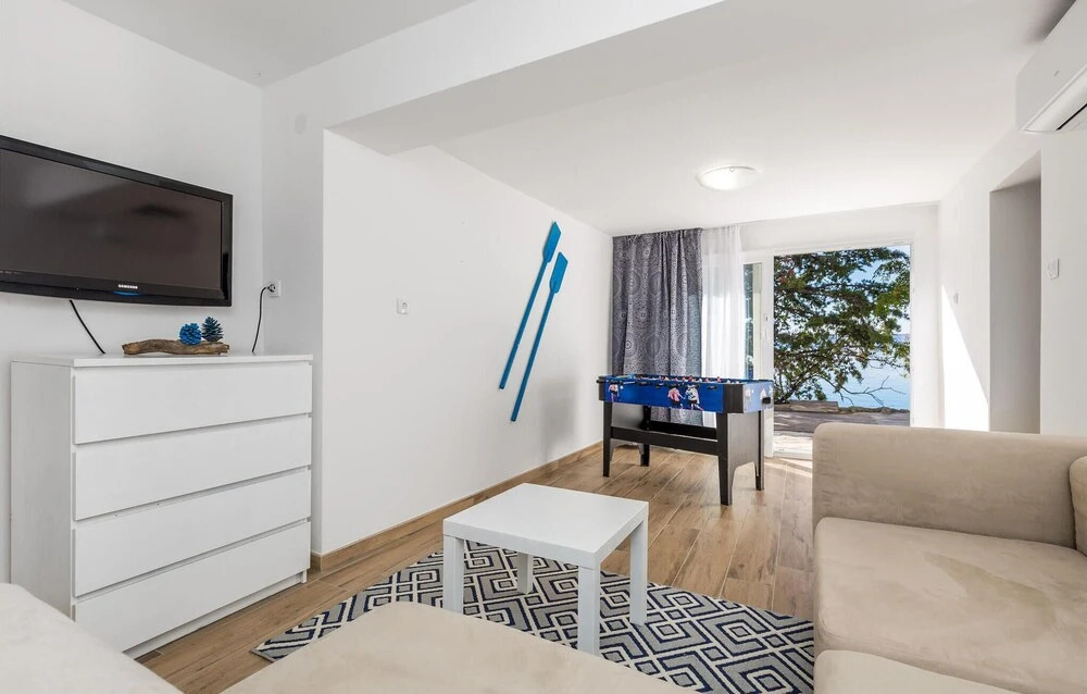 Awesome Home in Lukovo Sugarje With 4 Bedrooms and Wifi
