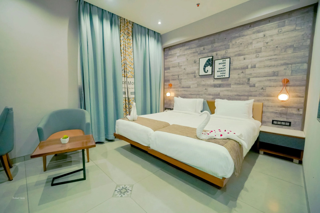 RG Exclusive Stay & Fine Dine, Akola