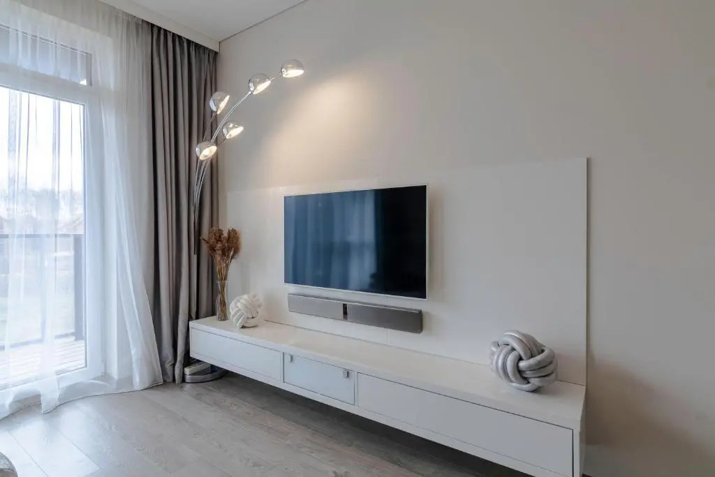 Sea Whisper Apartment, By Cohost