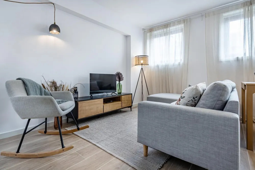 Nomad s Lux - 1bdr Charming Top Floor Porto