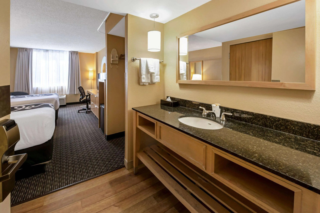 La Quinta by Wyndham West Palm Beach Airport
