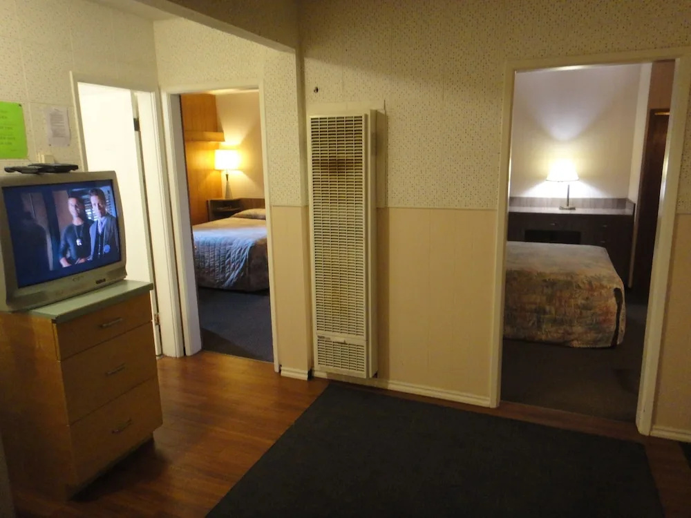 Airport Inn