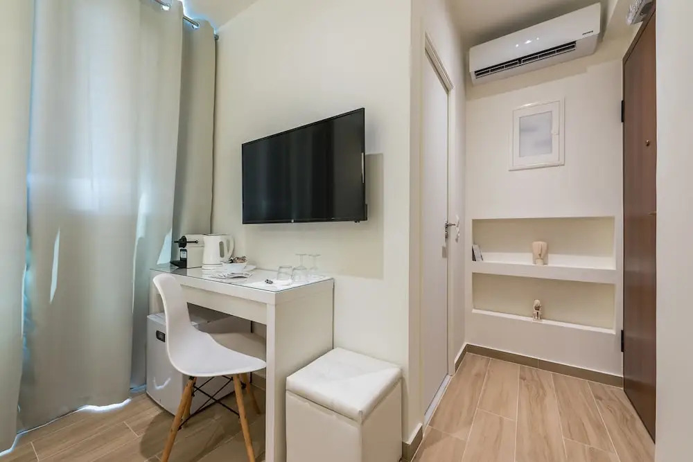 Dema Luxury Suites - Perikleous E1