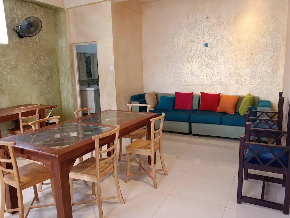 La Cozy Hotel & Restaurant