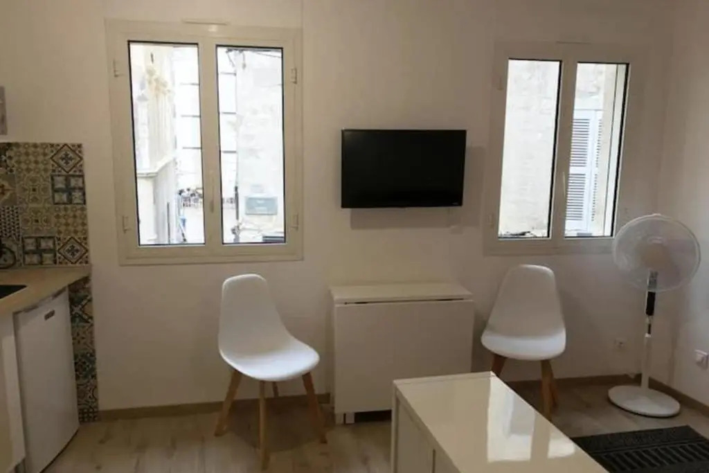 Quiet Studio for 2 Near Palais Des Papes