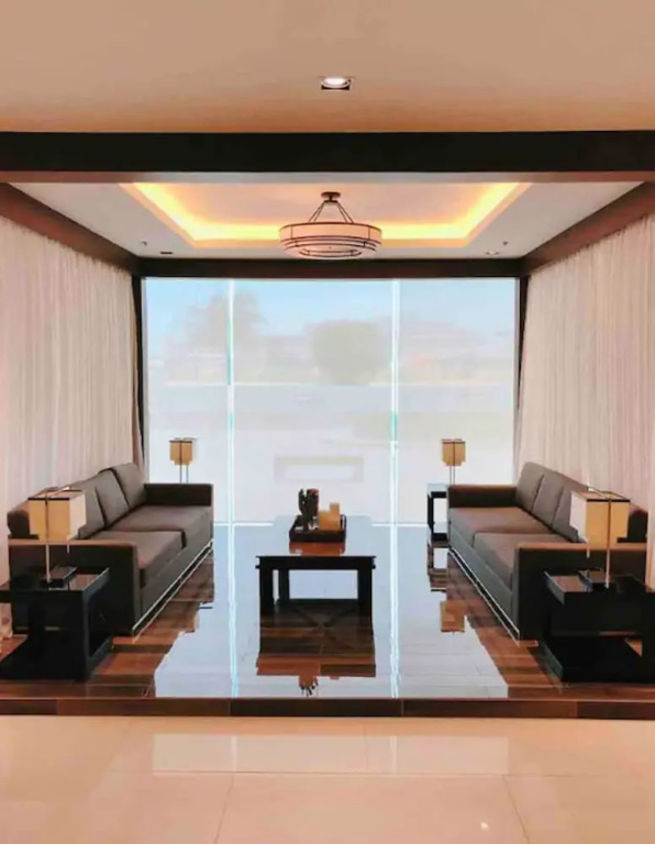 Shore Residences Near Moa