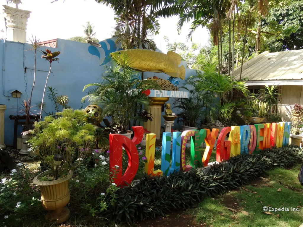 Lucky Garden Inn