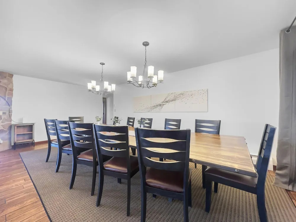 208 Tenderfoot 5 Bedroom Home by RedAwning