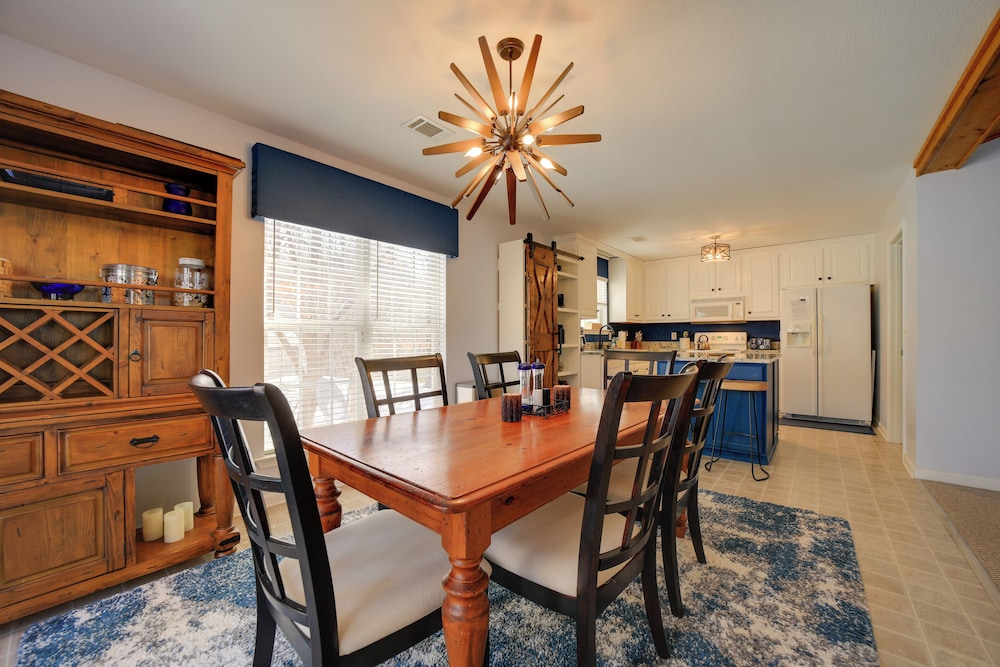 Cozy Sapphire Resort Home w/ Deck & Mountain Views