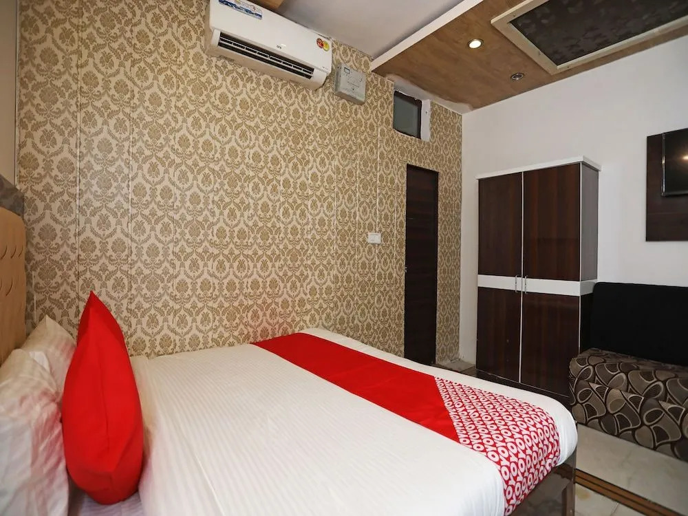 OYO 19820 Hotel Aanandan Residency