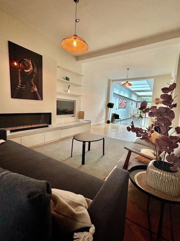 Villa Anvers 4 BDR Parking