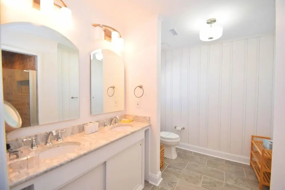 Alameda 6 1 Bedroom Condo by RedAwning
