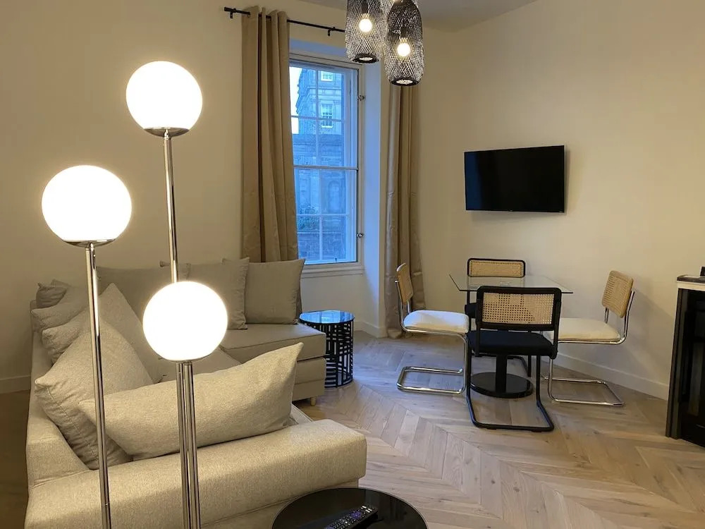 Leith Street Suite