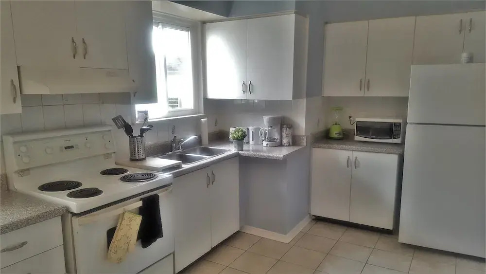 Lavish Suites - 4 Bedroom Guesthouse