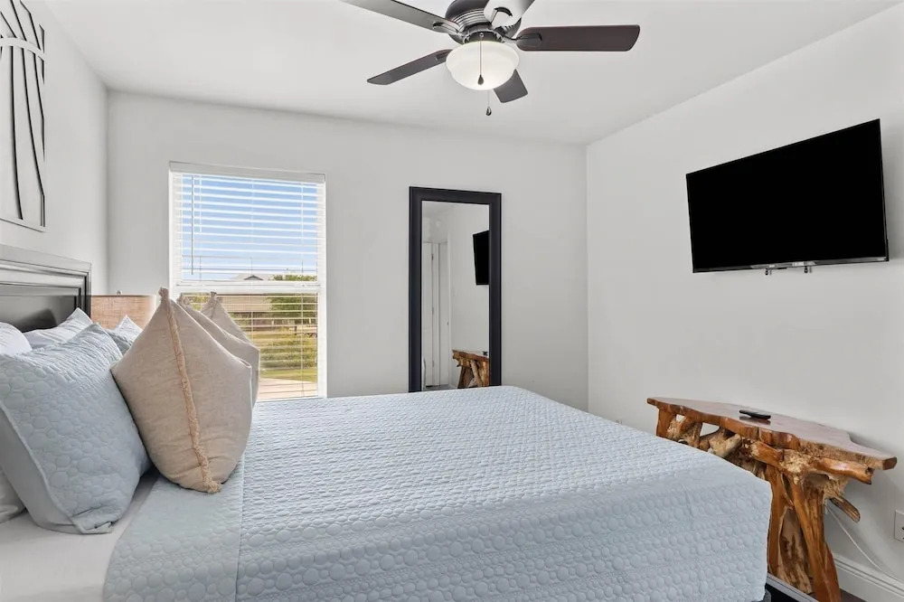 Pier Pressure - 301 Port Royal St 3 Bedroom Home