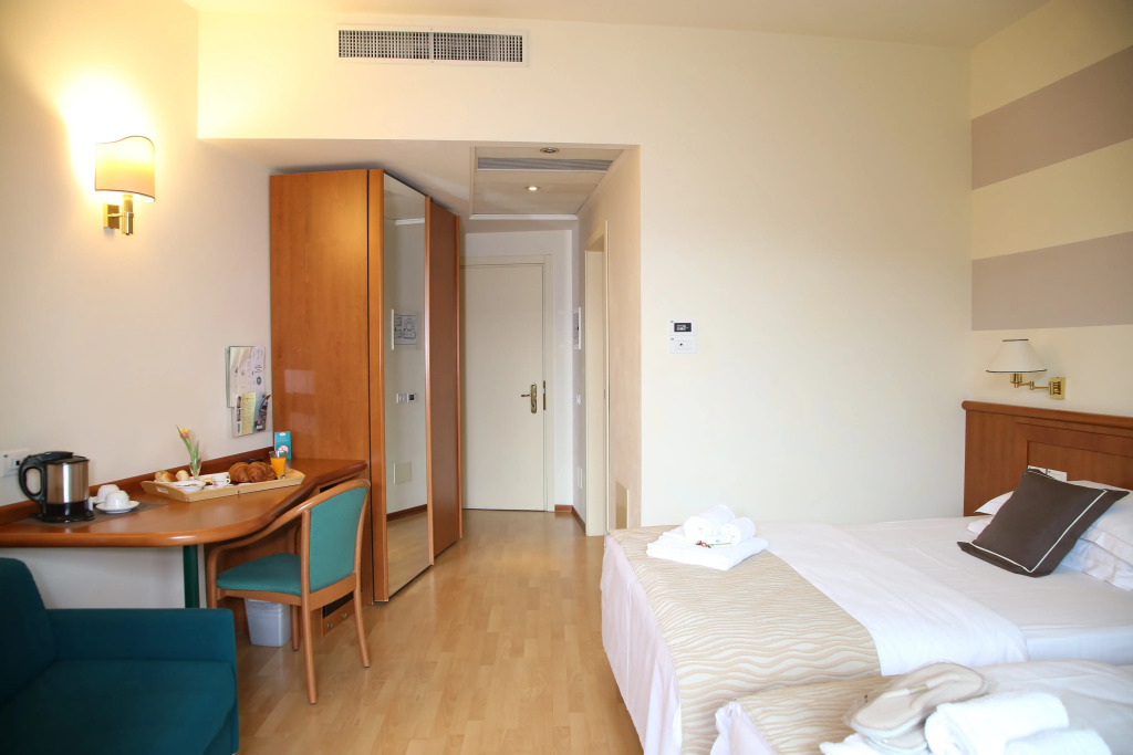 Phi Hotel Emilia