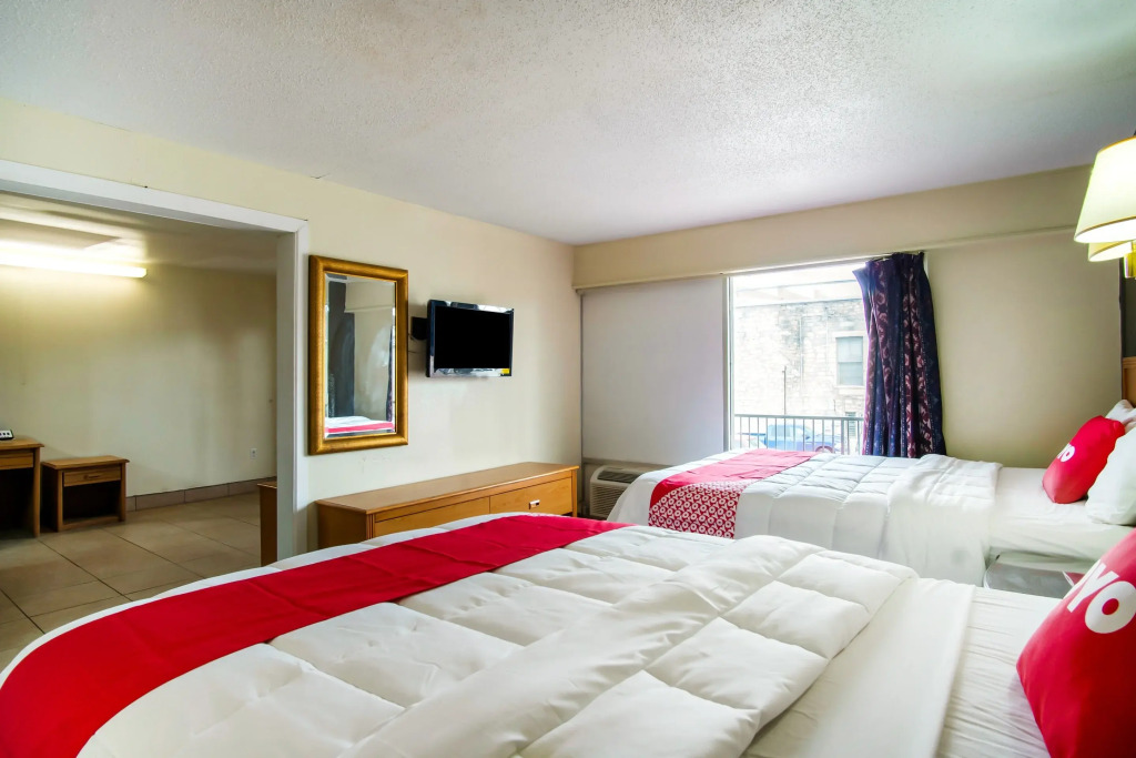 OYO Hotel Hutchinson West 4th Ave