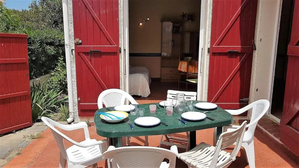 Proche de la plage et des commerces joli pavillon 6 personnes-6VROUS5