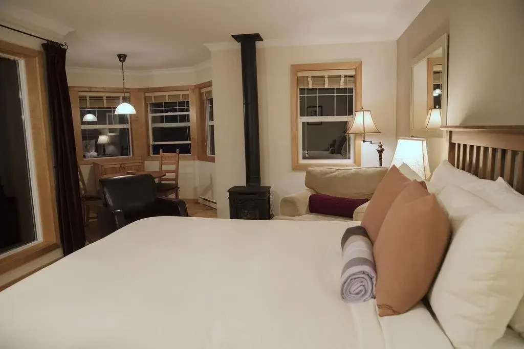 Chesterman Hideaway