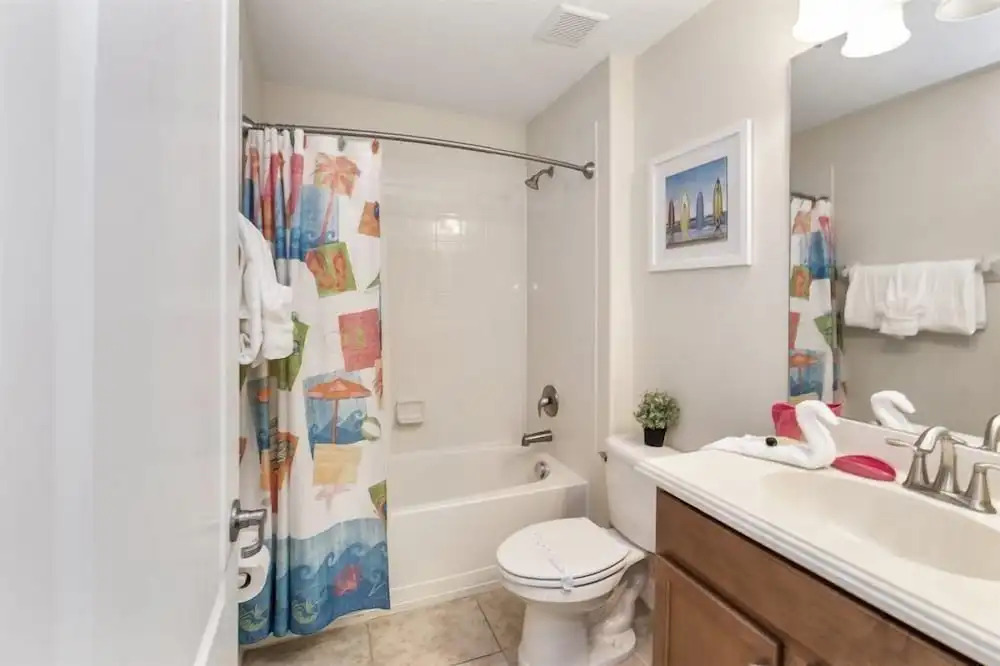 Contemporary 5 Bed 5 Bath Single Family With Upgrades