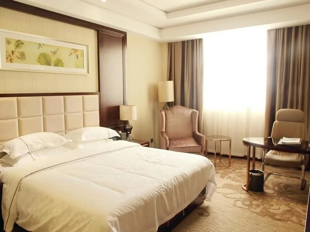 Baisheng Hotel