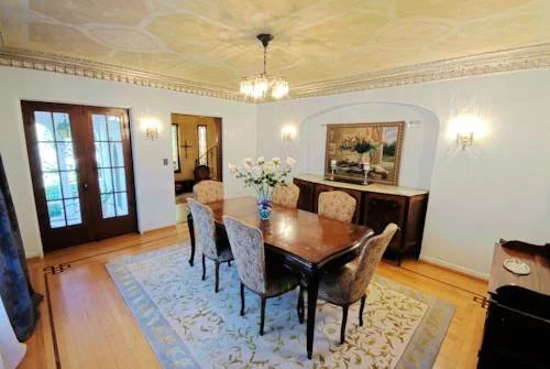 Acacia Mansion