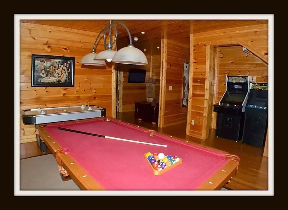 Resort Way Cabin 808 - 2 Br cabin by RedAwning