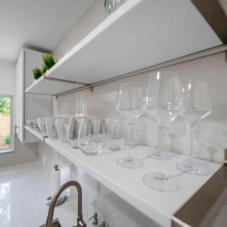 Uhost AI Stylish 1BR Bright Space w Patio