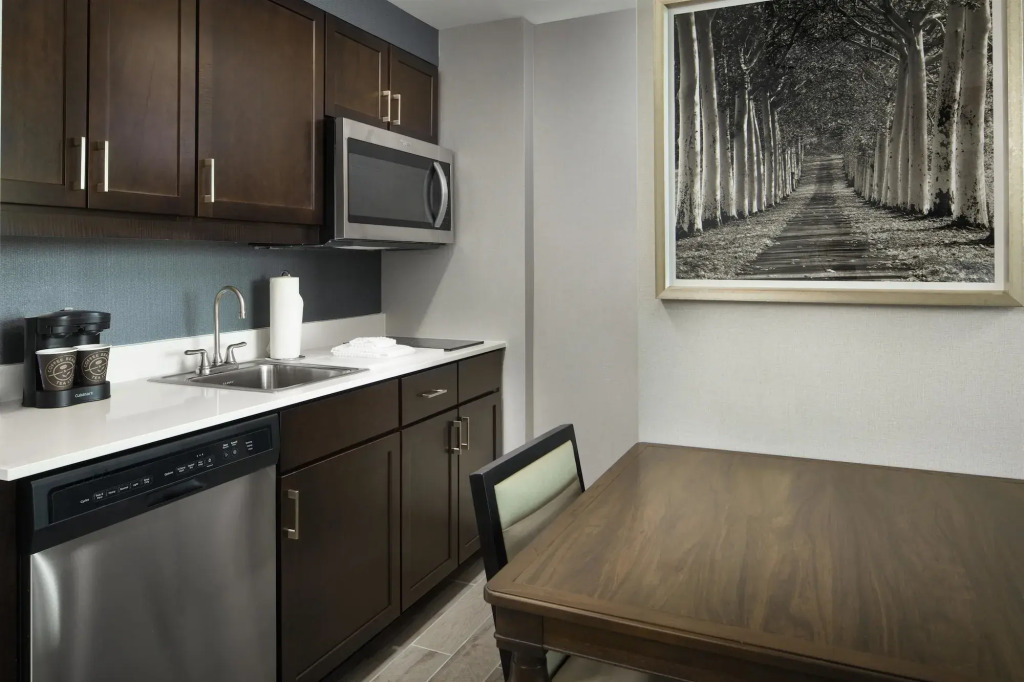 Homewood Suites By Hilton Teaneck Glenpointe