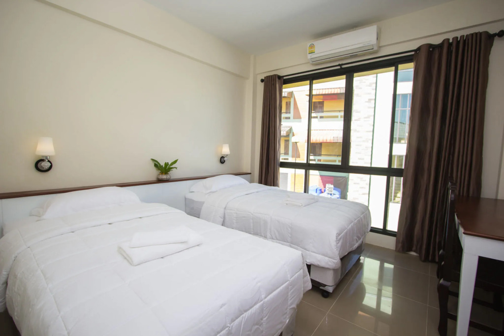 Baan Pordeedin