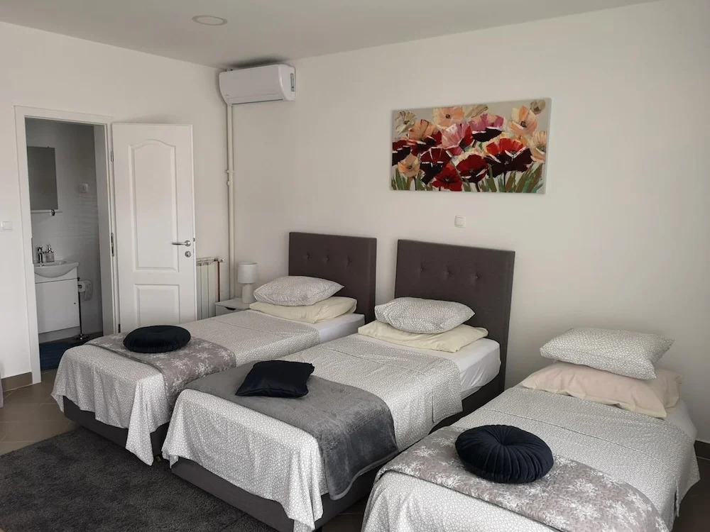 Marko Airport Rooms