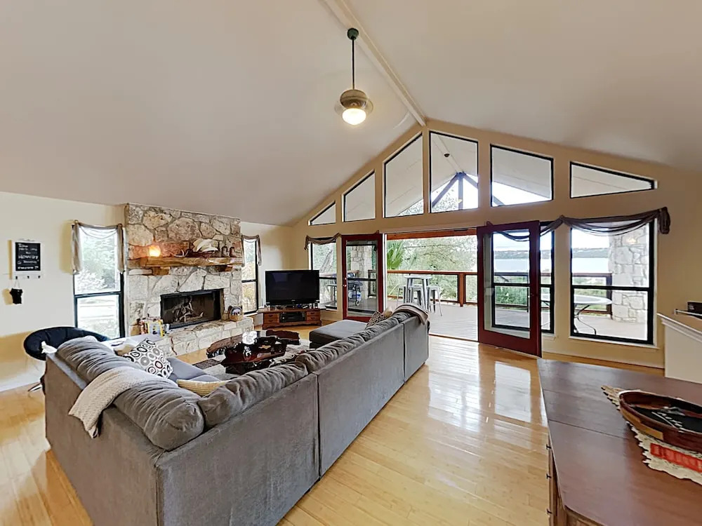 Howdy - 3 Br Home