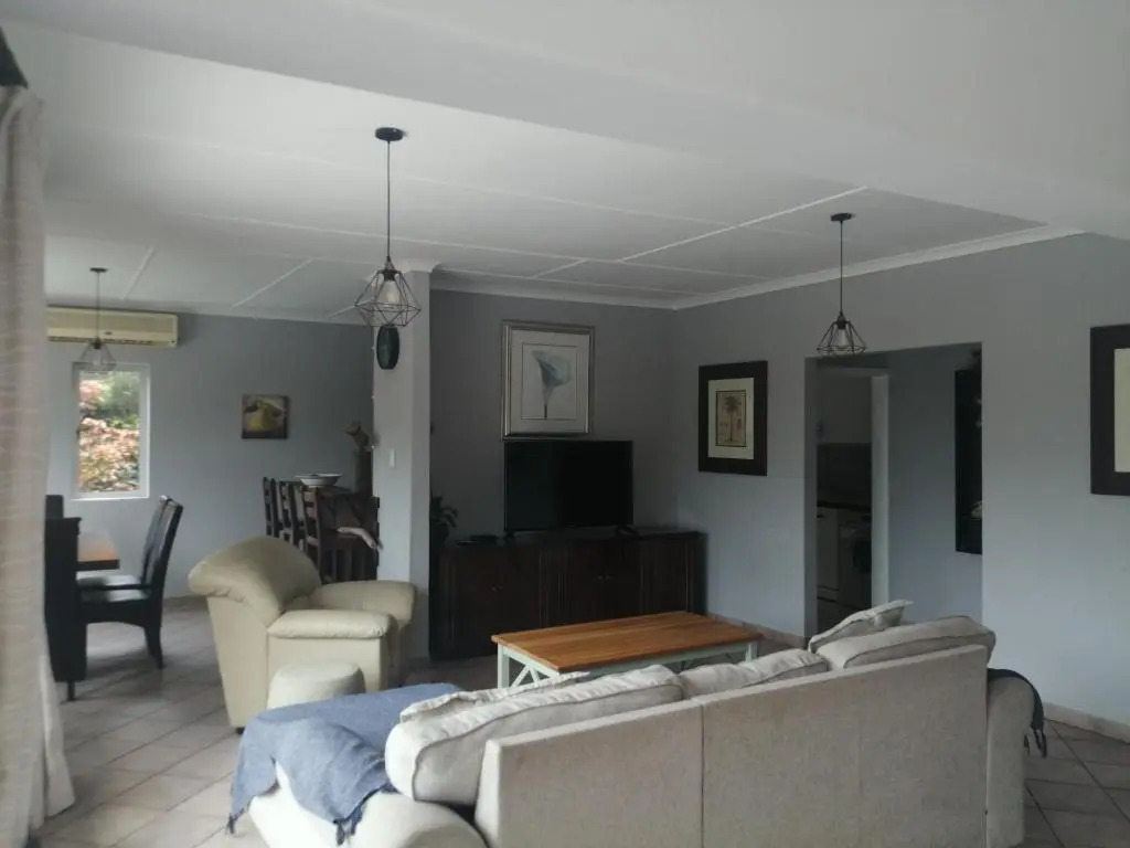 84 Leonora Drive - Family Holiday Home