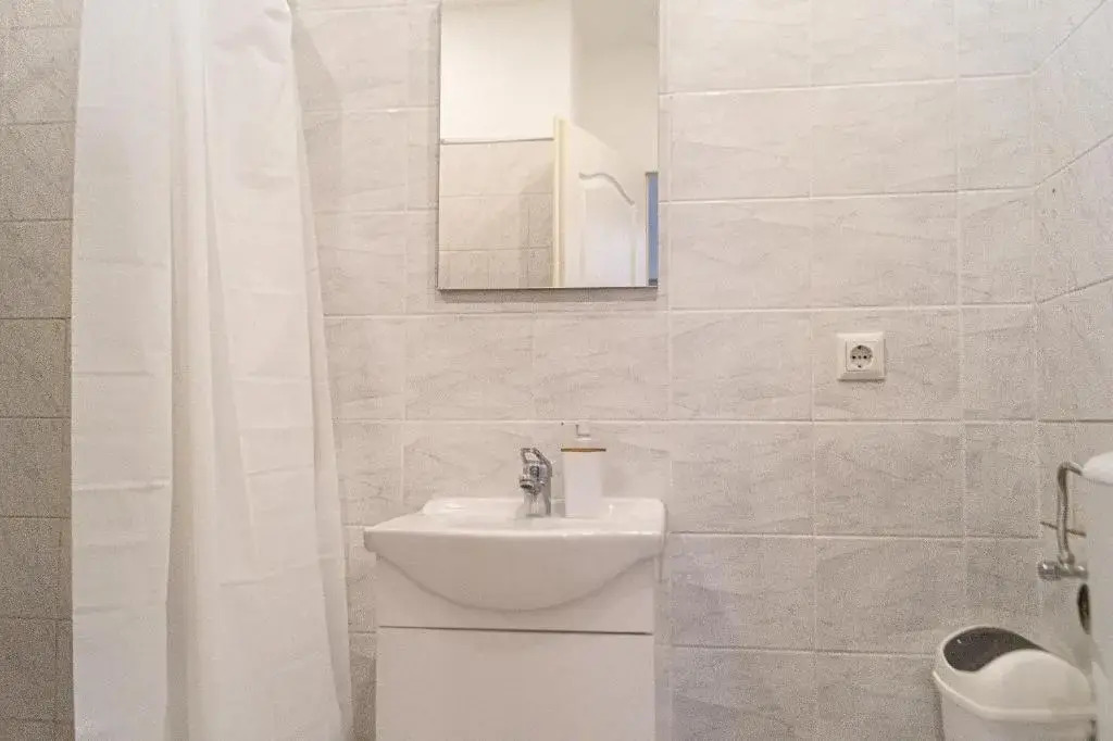 Pleasant 4 private rooms in shared Apartment- Ideal for short & Longstays