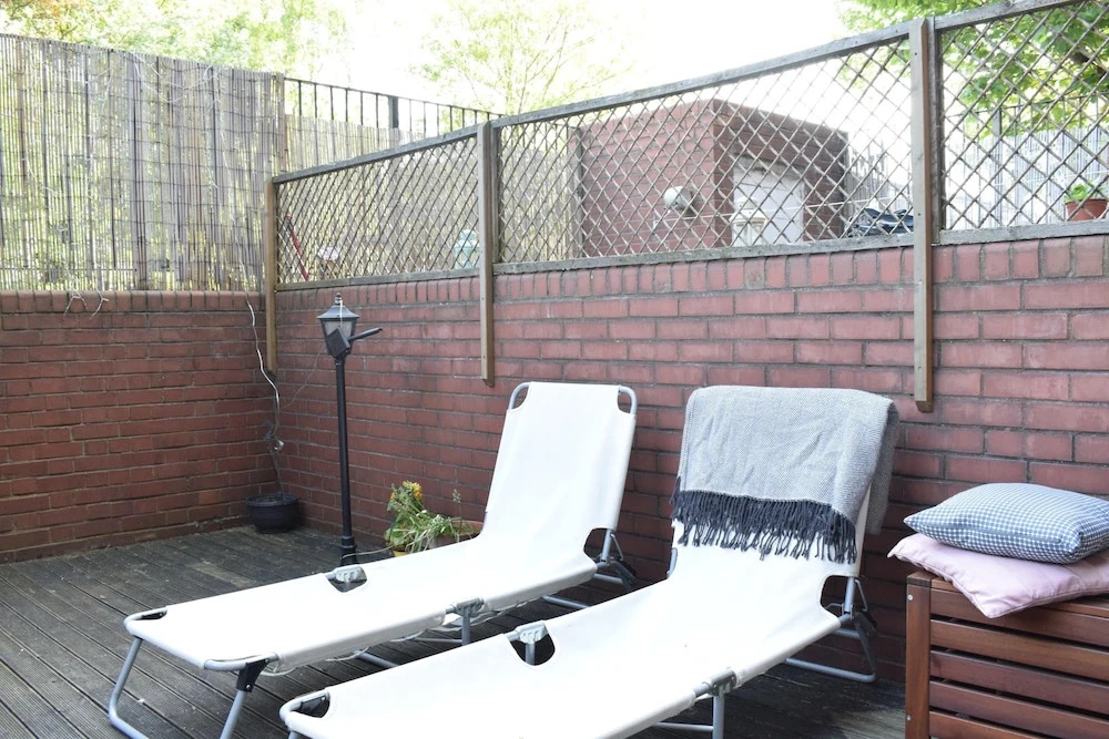 2 Bedroom Maisonette In Islington