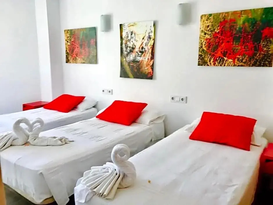 NEW ART BEACH HOSTEL- Albergue Juvenil