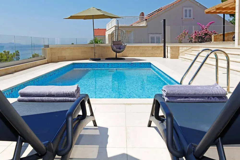 Beachfront villa Senses for 12 in Milna