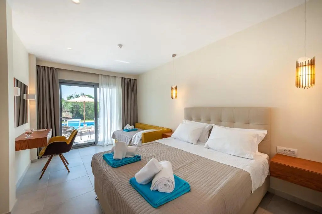 Alonaki Resort