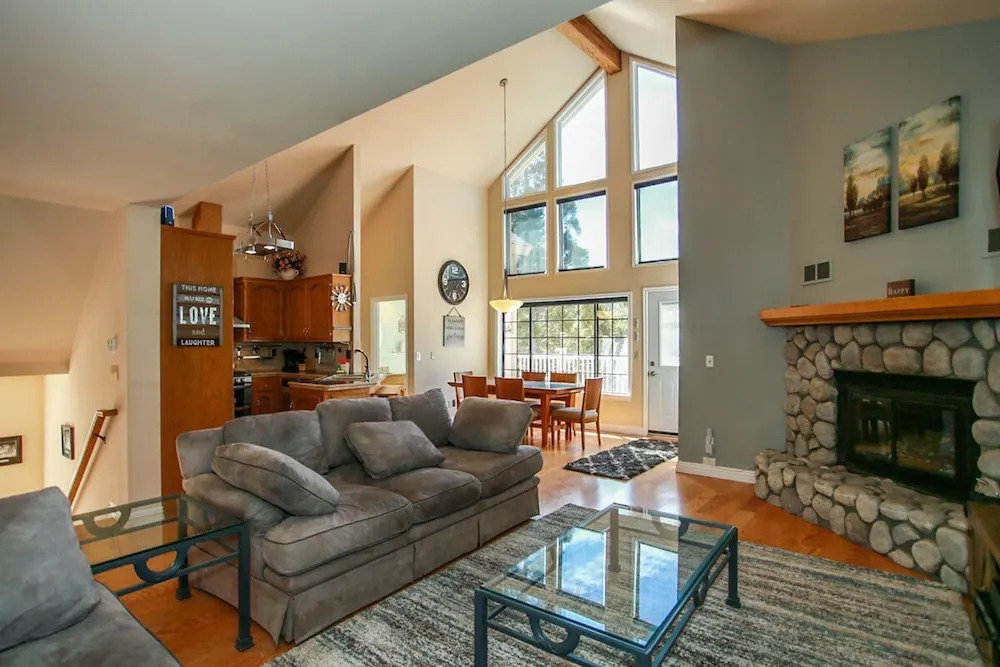 Hillside Retreat-1846 by Big Bear Vacations