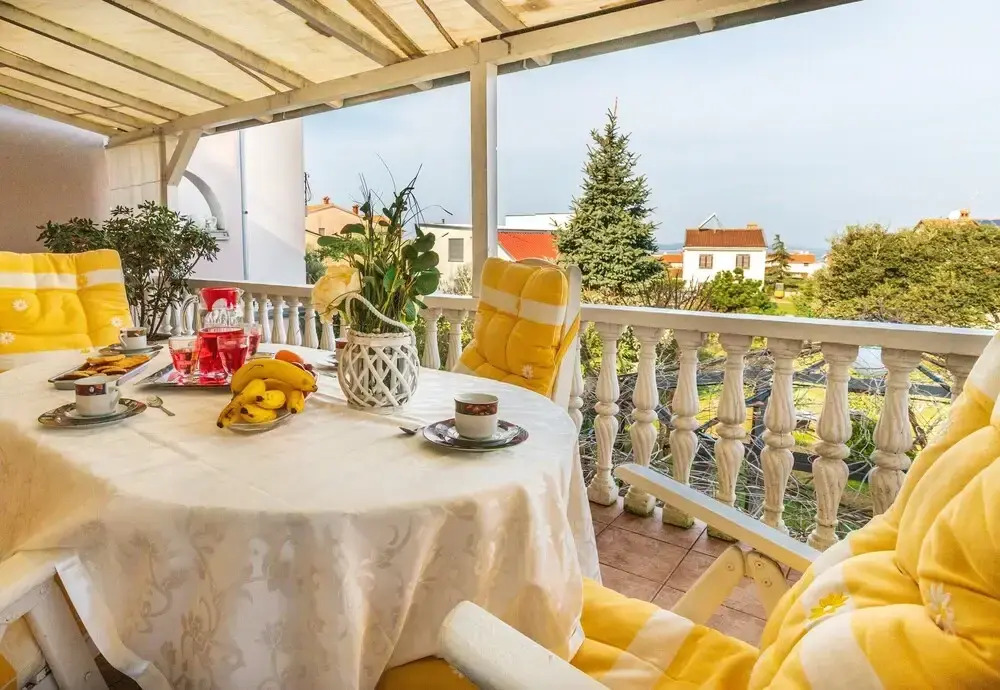 Deluxe Apartment Sandra 1200m From Beach