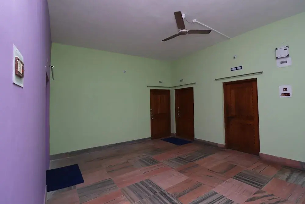 Oyo 30710 Maa Banadurga Homestay