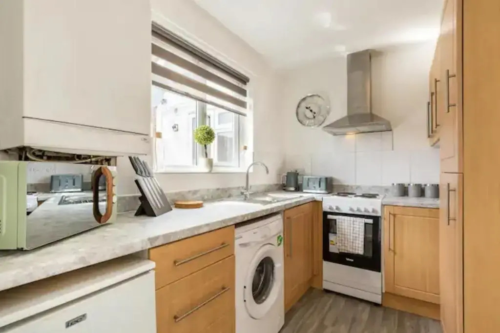 Luxury 3-Bed Apartment Near To London With Parking